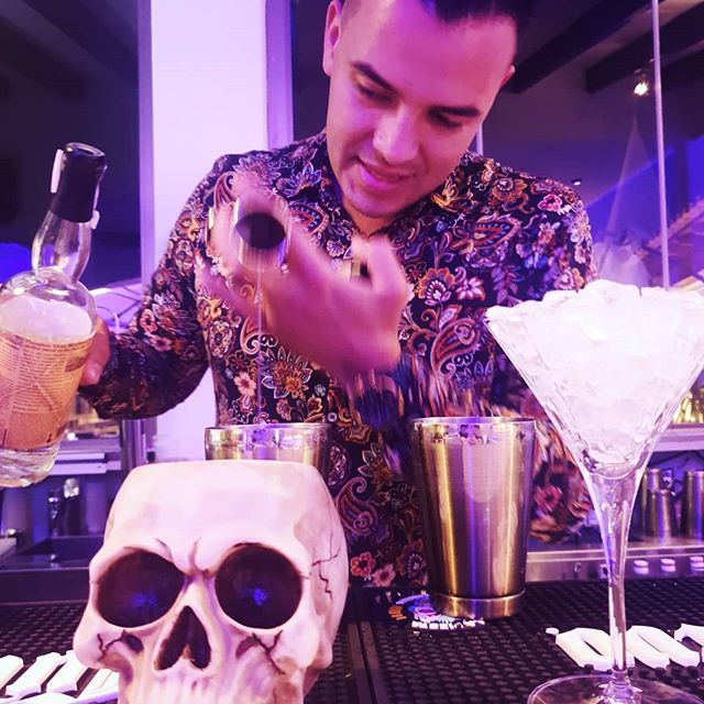 What a treat. Great cocktail skills, wonderful sushi and fab hospitality. #Ibiza #Cocktails bit.ly/2XZP33L