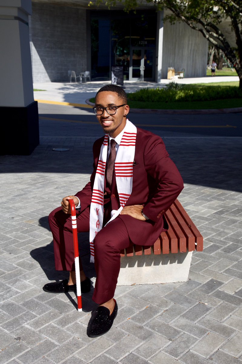 DandreJMcIntyre's tweet photo. My mom and grandma used to pray for this day and I know they in heaven cutting up. May 10 at 1 pm it’s over!!! #GradSzn https://t.co/6ubAztTKwh
