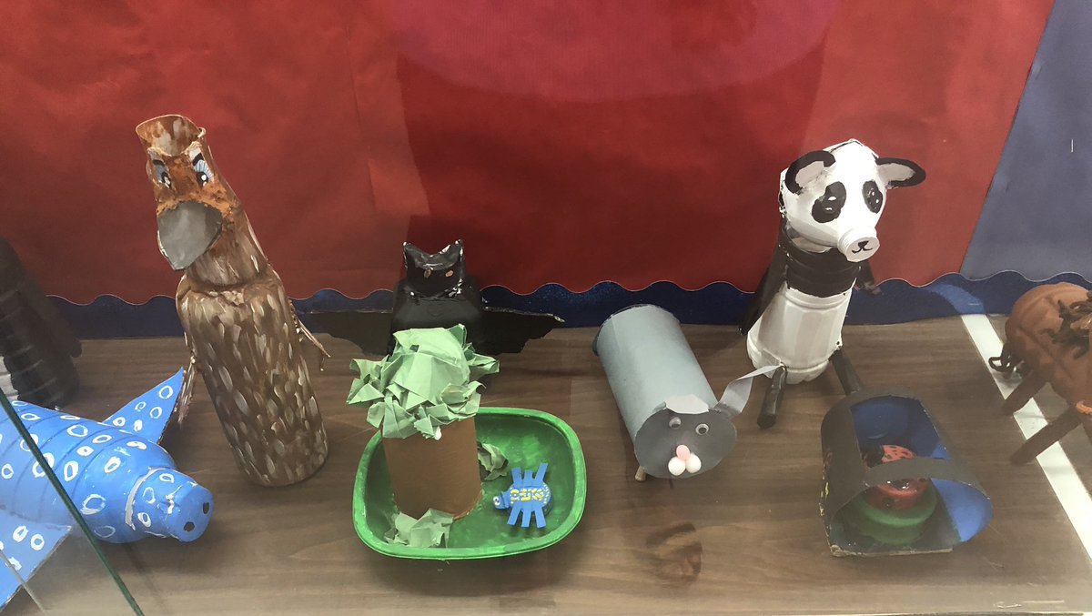 PolkPatriotsAPS's tweet photo. Patriots are super creative! Look at this amazing art created using recycled items. @APSLZ2 #AdayInAPS #ADayInSchool https://t.co/HQU6rjgvqW