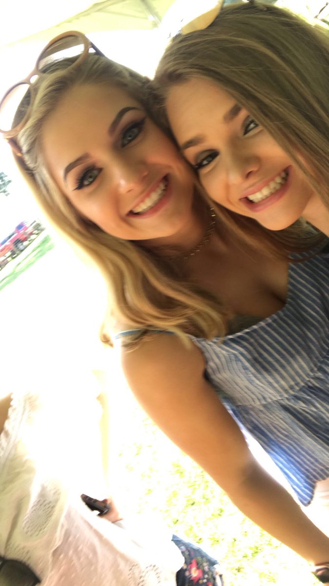 _conlewis's tweet photo. Happy bday MERÈ I love you so much and I hope your day was absolutely splendid 🦄💗💗 https://t.co/u7j19fvbTk