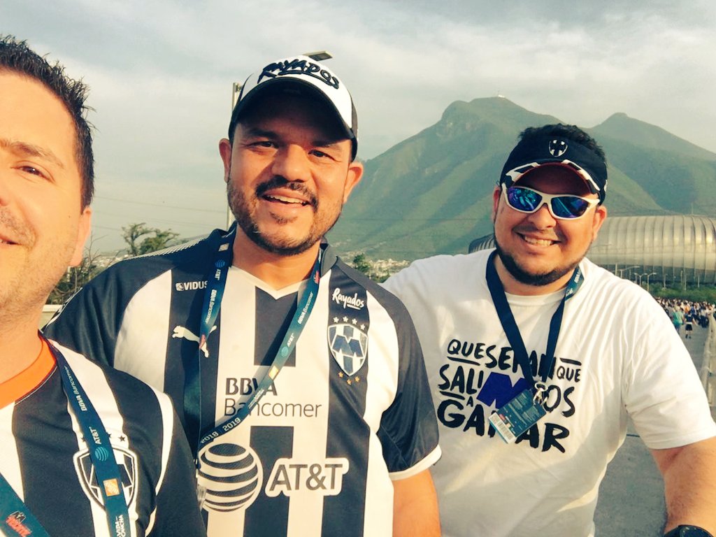 osvelcantu's tweet photo. Esperemos la #CuartaEstrella 🙏 #RayadosenConcacaf #ArribaElMonterrey #FinalRegia #VamosRayados #DíaDelTrabajo https://t.co/gIbUpf2nuh