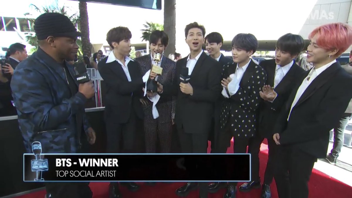 BTSGROWTH's tweet photo. BTS WON TOP SOCIAL ARTIST
#BTSOnE #bbmas @BTS_twt https://t.co/sP9yF3Tbph