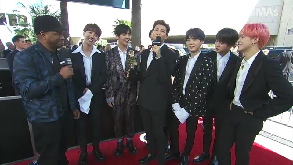 12Rubygloom's tweet image. Lo logramos! 💜 Felicidades ARMY / @BTS_twt 
 #BTSOnE