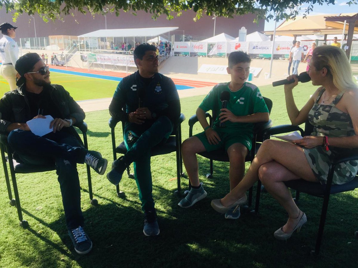 CopaSantosP's tweet photo. Momento de entrevistar a Víctor Chaires y Nicolás Marquez, integrantes del Centro de Formación @CFSantosCDMX. 

📺 EN VIVO: https://t.co/975hhrBl4N

Copa #Santos Peñoles 2019 https://t.co/m5UZdyMYzq