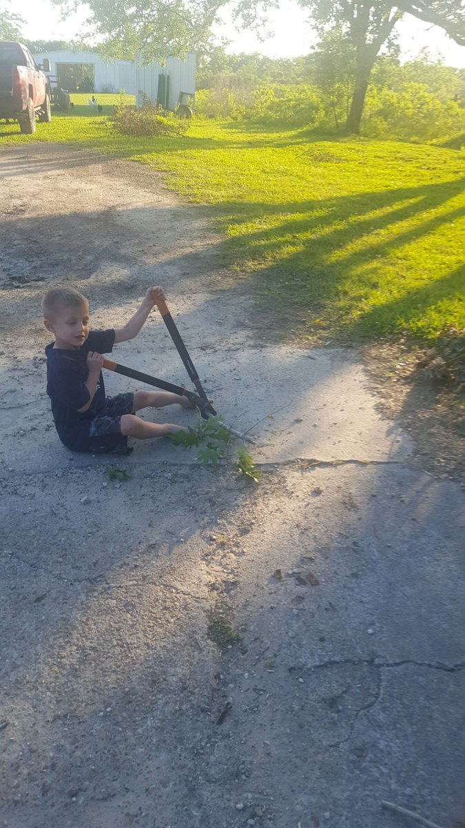 Huntingtec's tweet image. Getting those kids outside and away from the TV, Video Games, Cell Phones, and teaching them the truth about life and learn to work to earn your pay! Trying this with my grandson! #Camping, #Fishing, #Hunting,#Family