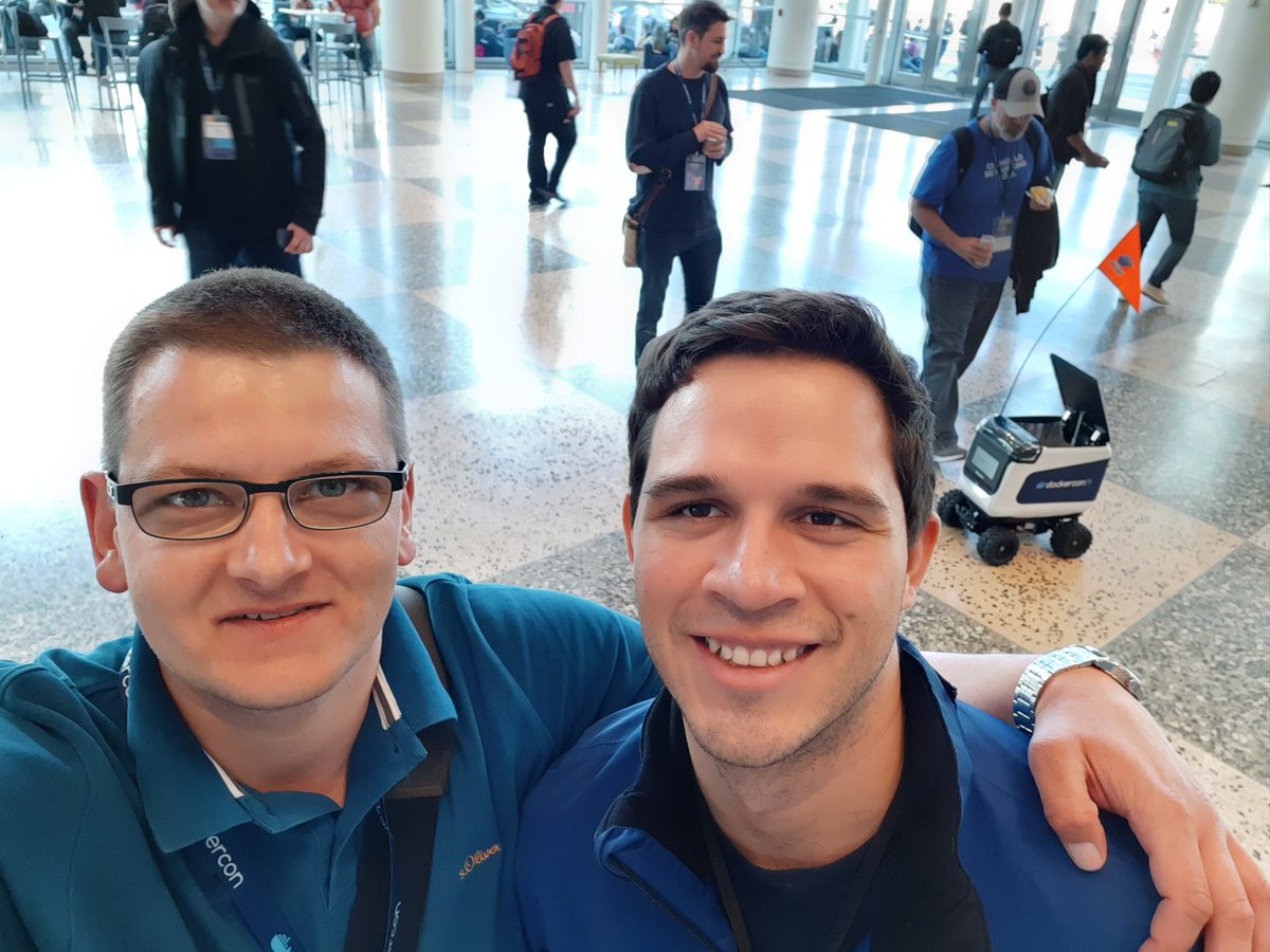 karolykassjr's tweet image. With #Robot kiwibot (@kiwicampus) at #DockerCon19. &quot;i&apos;m delivering food&quot; Funny little buddy.😎
#DockerCon #Docker #Asimov