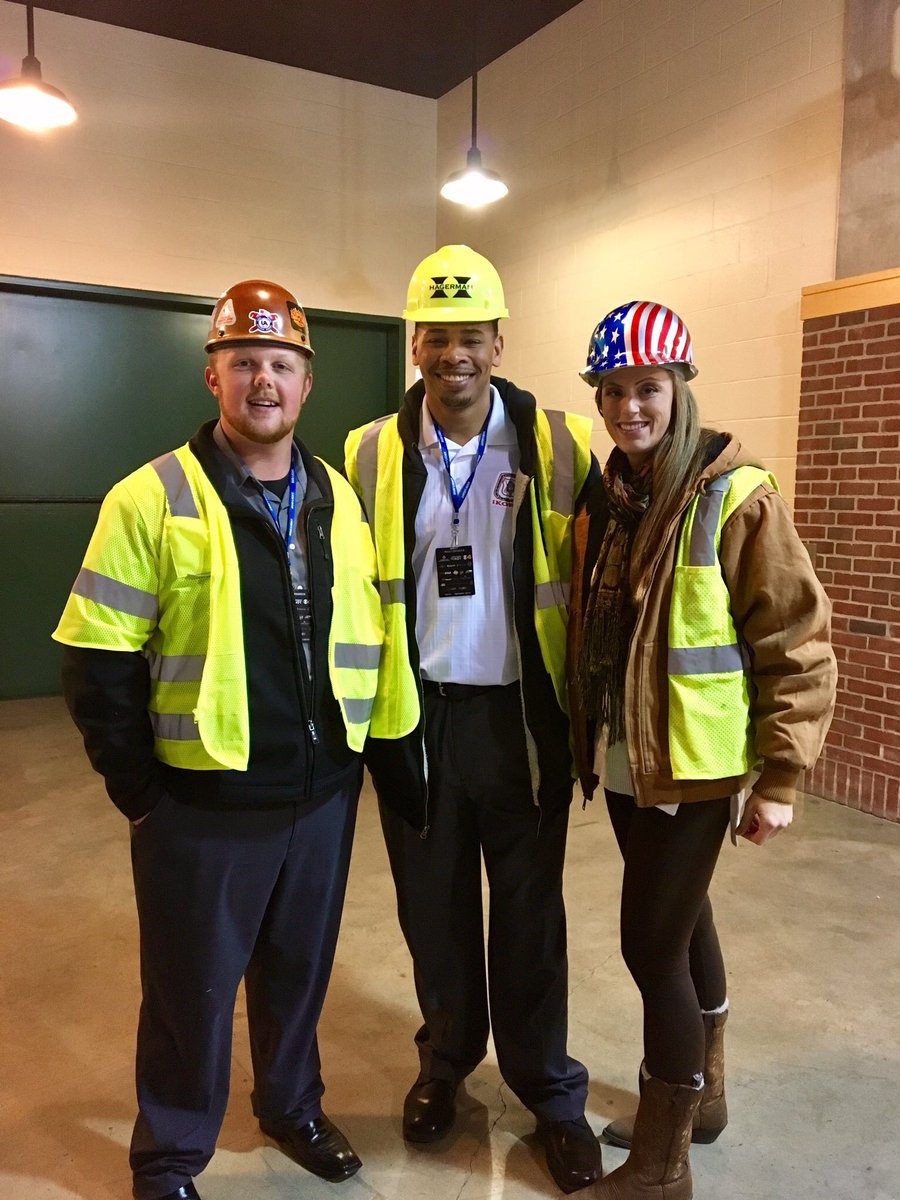 INUnionCon's tweet photo. Celebrating #NationalSkilledTradesDay by recognizing the contributions made by the skilled tradesmen and women of the Indiana union construction industry.  Thank you for your commitment to training and quality work. Your work truly builds our skylines! https://t.co/JQHJ2yc86c