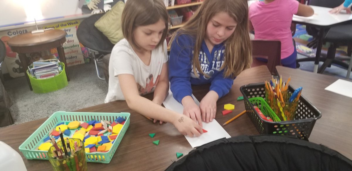 Isabel_Machado2's tweet photo. Ss explore growing patterns and identifying pattern rules. Ss built "math creatures " that grow in predictable ways while predicting what their creatures would look like and how many blocks it would take to build them. #supersource @alcdsb_abos https://t.co/5P6Hpo4zL0