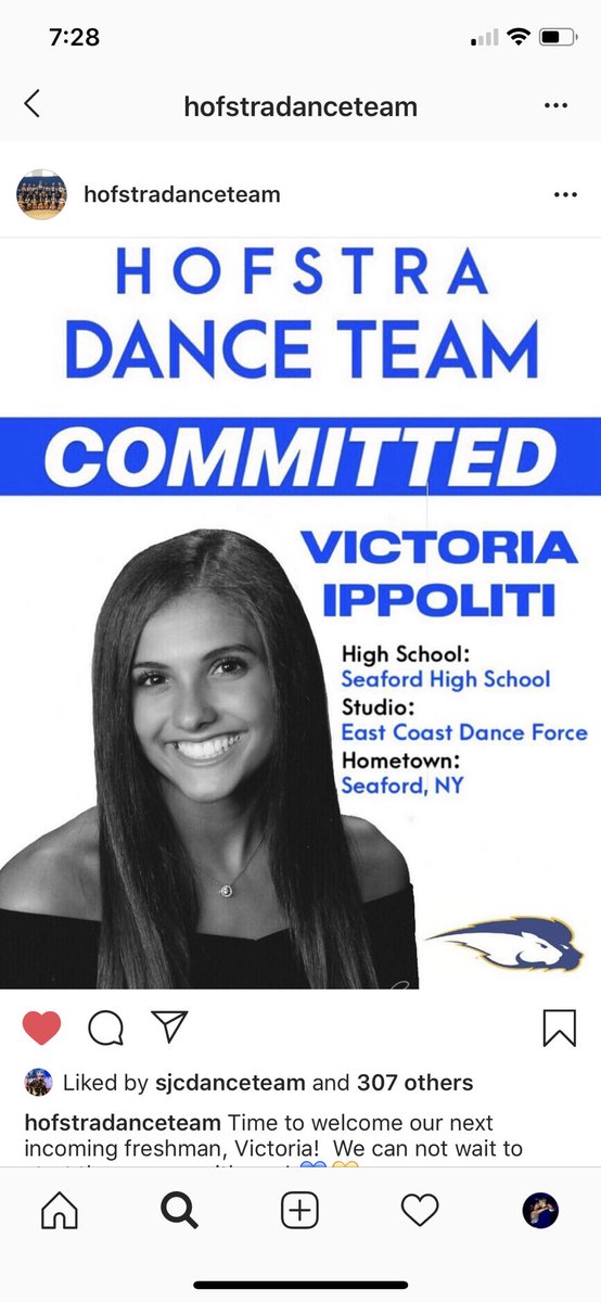 So proud of our senior captain 💙💛 <a href="/x0victoriaax0/">victoria ippoliti</a>