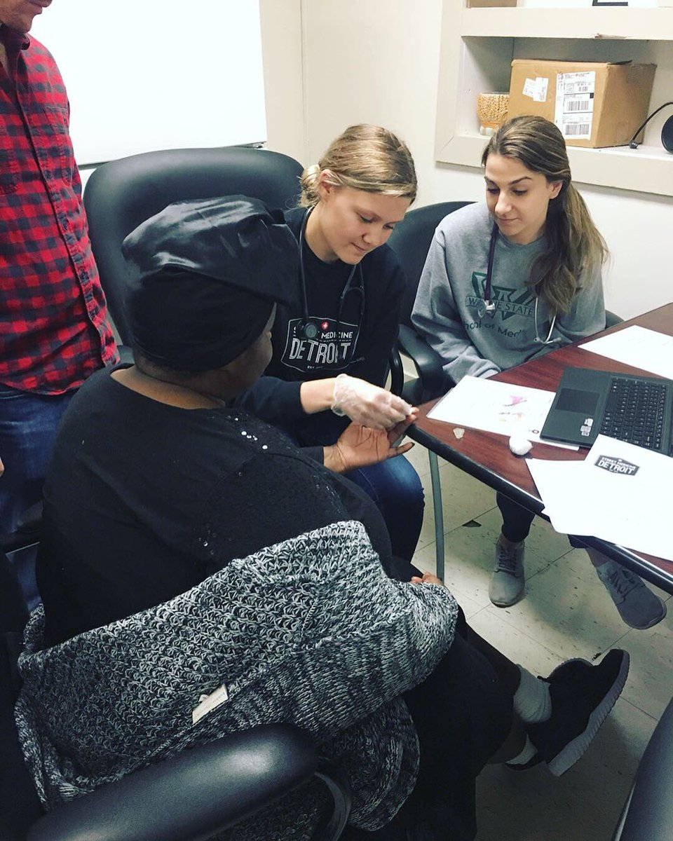 Our patient care team hard at work at @nsomichigan 
Thankful we are able to provide medical care to our local Detroit community! 
.
.
.
.
.
#streetmedicine #waynestateuniversity #wsusom #detroitcommunity