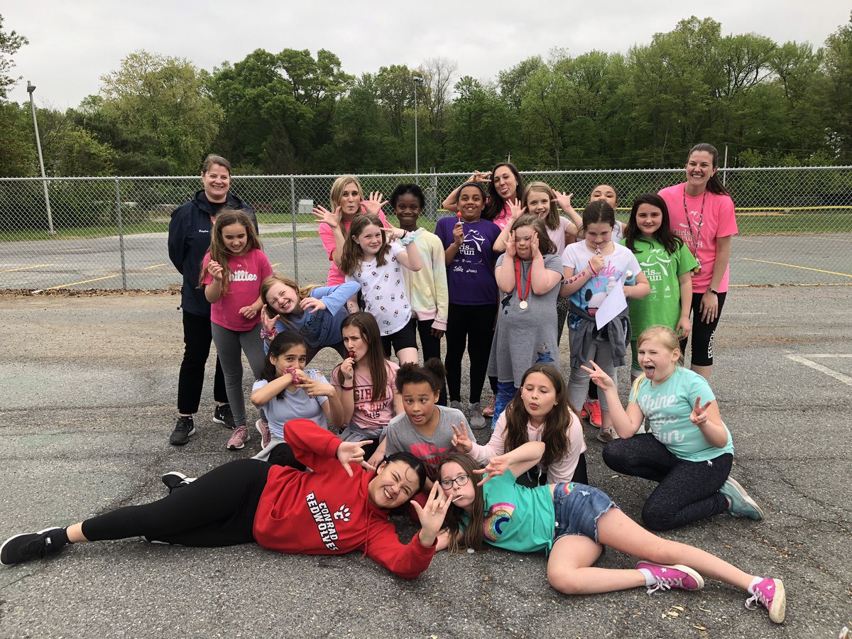MissWatson105's tweet photo. Practice 5k today was a success! #GOTRde #FOrocks @FOpanthers @MrsGordonFO @Room111Panthers Love my teamโค๏ธ https://t.co/RZFEJjDoeh