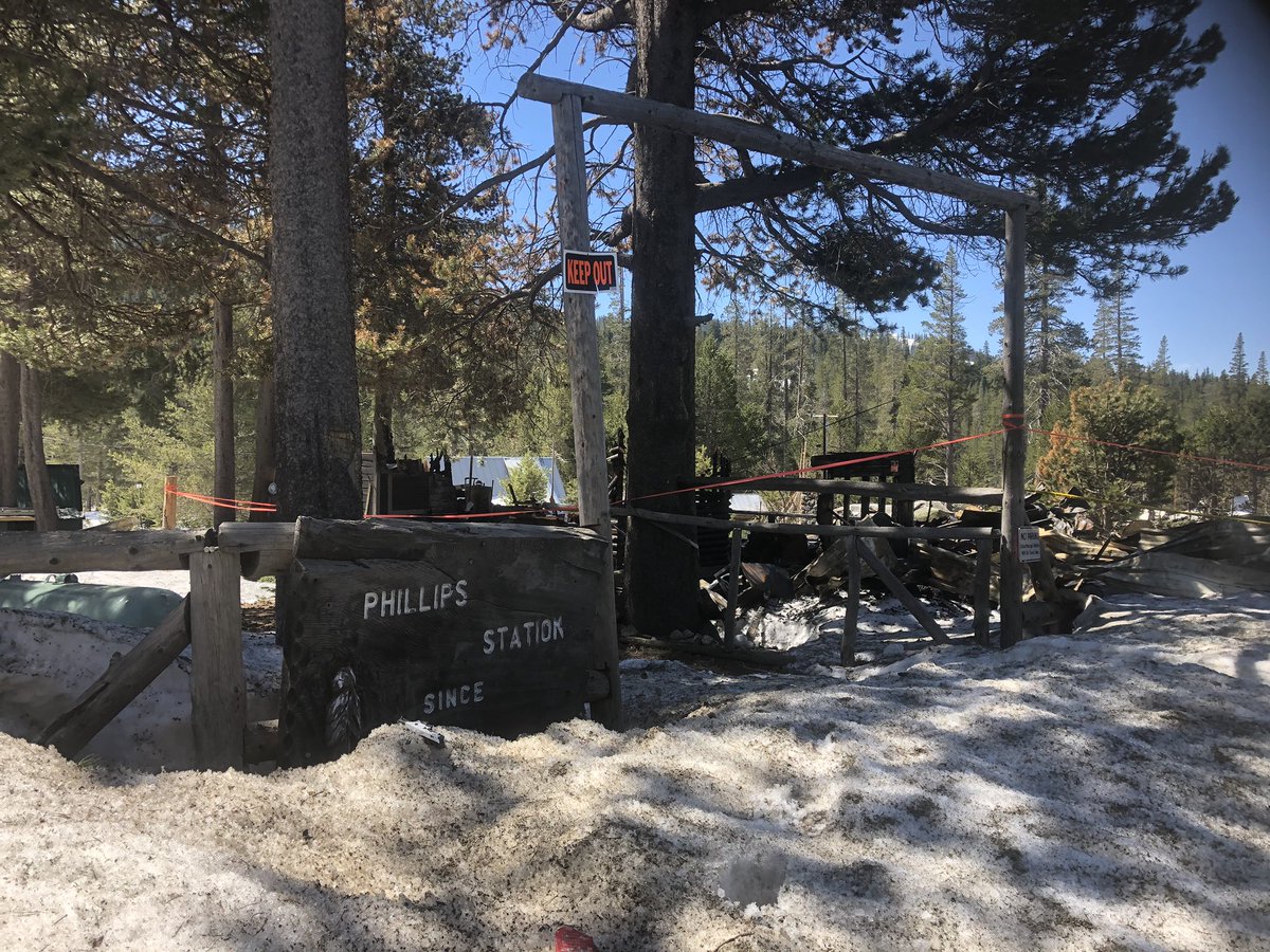 VickiLGonzalez's tweet photo. For more than 30 yrs @kcranews reported on @CA_DWR snow surveys from Sierra Nevada history.
Phillips Station dates back to 1850.
Same family for generations called this home.
Until it burned. 
Although piece of ancestry is lost, family spirit is still stubbornly strong https://t.co/fRUPfedC4E