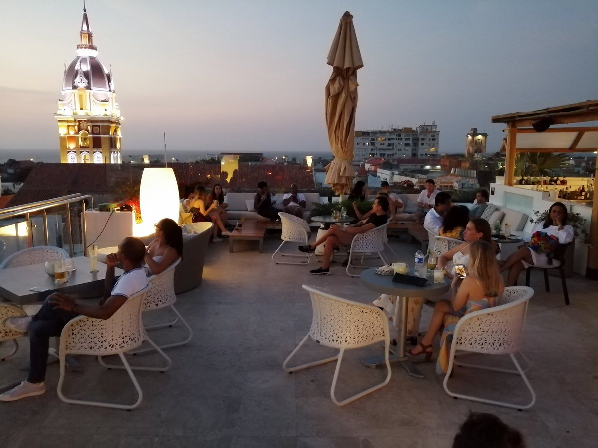 jeagohe's tweet photo. Hotel movich Cartagena 🇨🇴 #LaMusicaEsVida #ModoDj #Deep #Chill #House #CrossoverMusic #Sunset https://t.co/dTCk5yx0A2