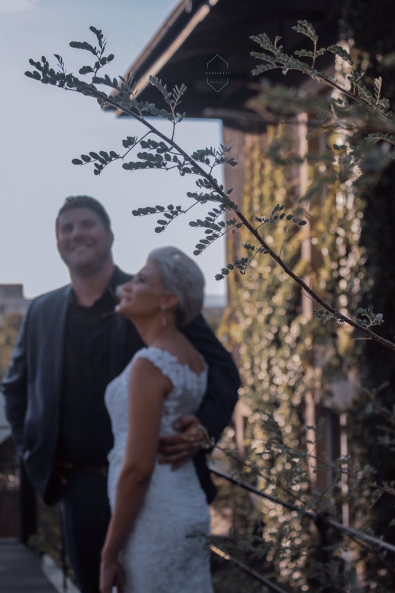 scgsnaps's tweet photo. MATRIMONY. 💍⠀
⠀
Canon 1300D + 18-55mm⠀
ISO 200 | f/5.6 | 1/500—————————————————#ShecantgoSnaps #scgsnaps #Photography #WeddingPhotography #Wedding #Couple #Bride 👰🏼 #Groom 🤵🏻 #Canon #Canon1300D #ShotOnCanon #ShotOnCanon1300D 📷 https://t.co/obUAAWvZvP