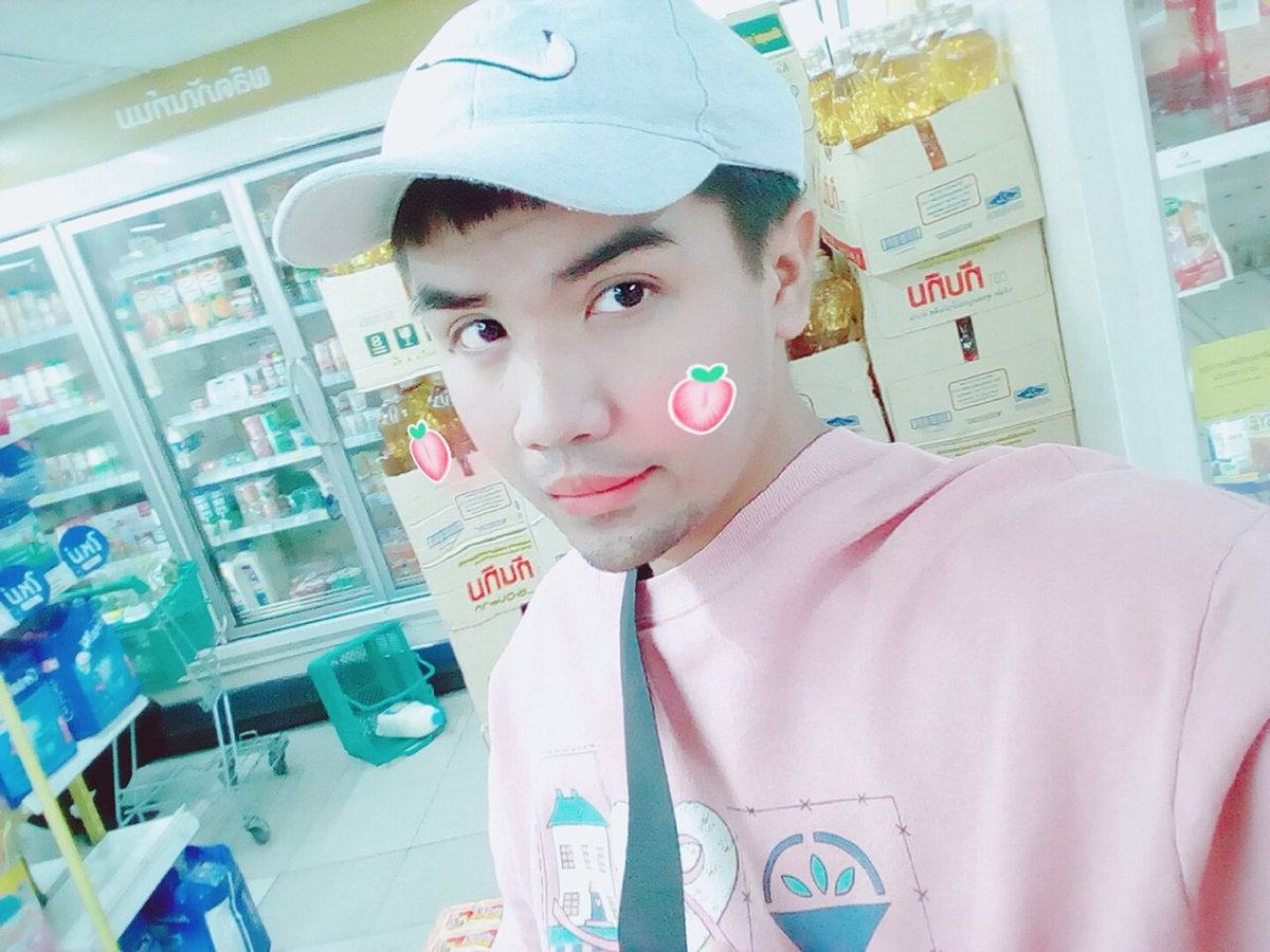 noooooop6's tweet image. ยิ้ม😋😋