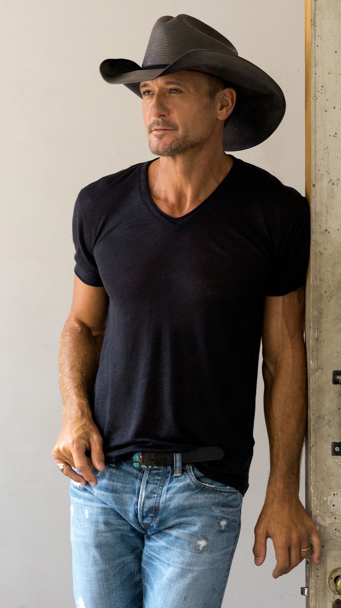 Happy 52nd Birthday to country singer-songwriter and actor, Tim McGraw! He s also married to Faith Hill. 
