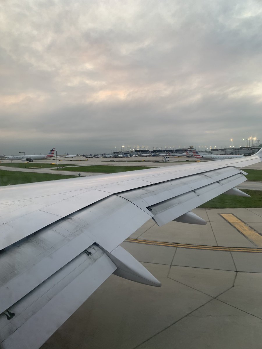 MichelleDenisee's tweet photo. Well that was a lie! Wtf @united. https://t.co/pCN1pxmIw8