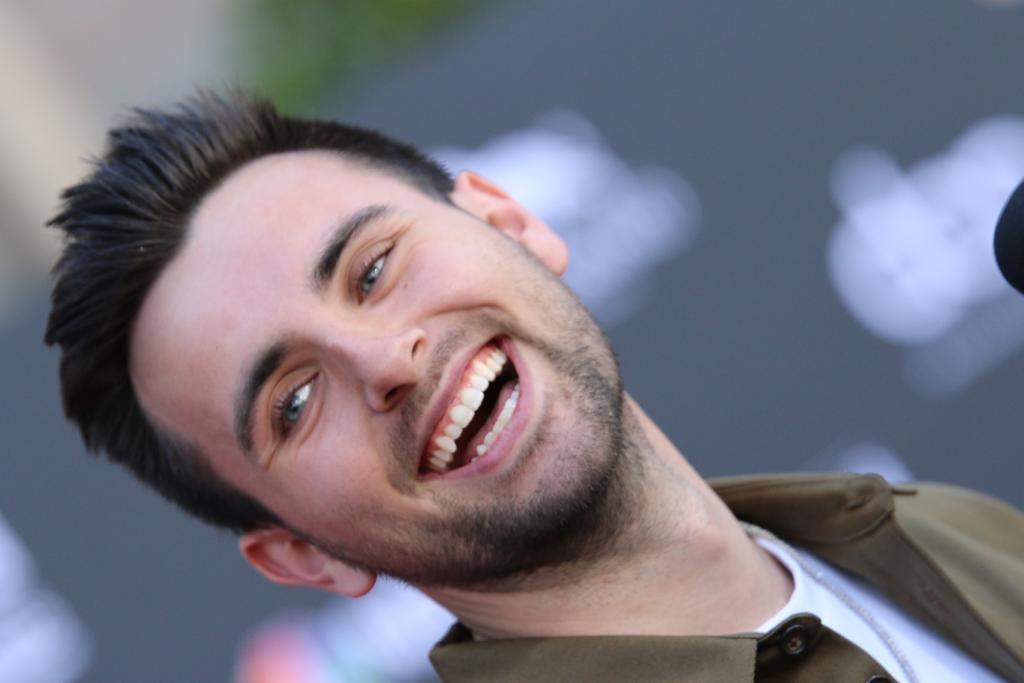 stingraymusic's tweet image. 📸 We just LOVE this picture of @Dzekomusic taken during his #PausePlay interview! 😄 Stay tuned to catch the video!
#Dzeko #BBMAS #BillboardMusicAwards @BBMAs