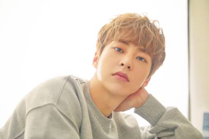 WWEXOL's tweet photo. [NEWS] EXO #XIUMIN's Solo Track '이유 (You)' First Stage In Individual Fan Meeting, Release On The 9th

Xiumin will perform '이유 (You)' in his fan meeting on the 4th and will be released on the 9th, 6PM KST.

🔗https://t.co/dz3Mtw3htT

#EXO #엑소 @weareoneEXO https://t.co/aoab3PnNC4