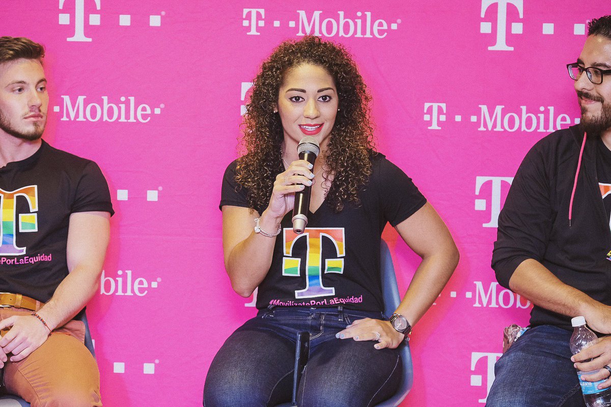 TMobilePR's tweet photo. Judith Lebrón, Retail Store Manager y Co-Lead del PR Pride &amp; Allies Network: “En T-Mobile me siento no solo bienvenida, sino representada”. Creemos en fomentar un ambiente inclusivo, no importa quién seas, #EresDeLosNuestros #BeYou. 🏳️‍🌈 https://t.co/ouqfBORKzJ