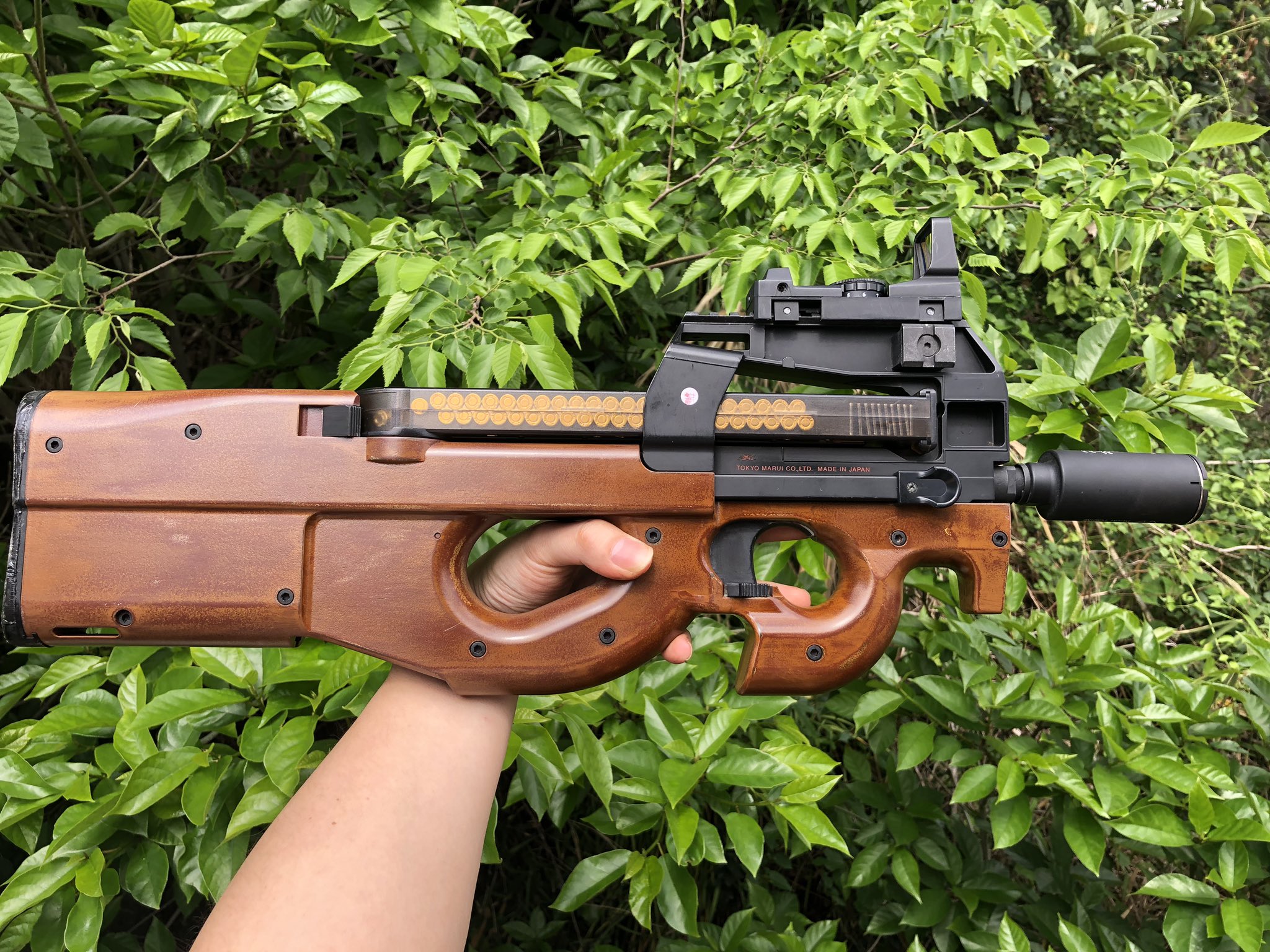 P90 ピーちゃん塗装方法 東京マルイver.レン 再現 - YouTube