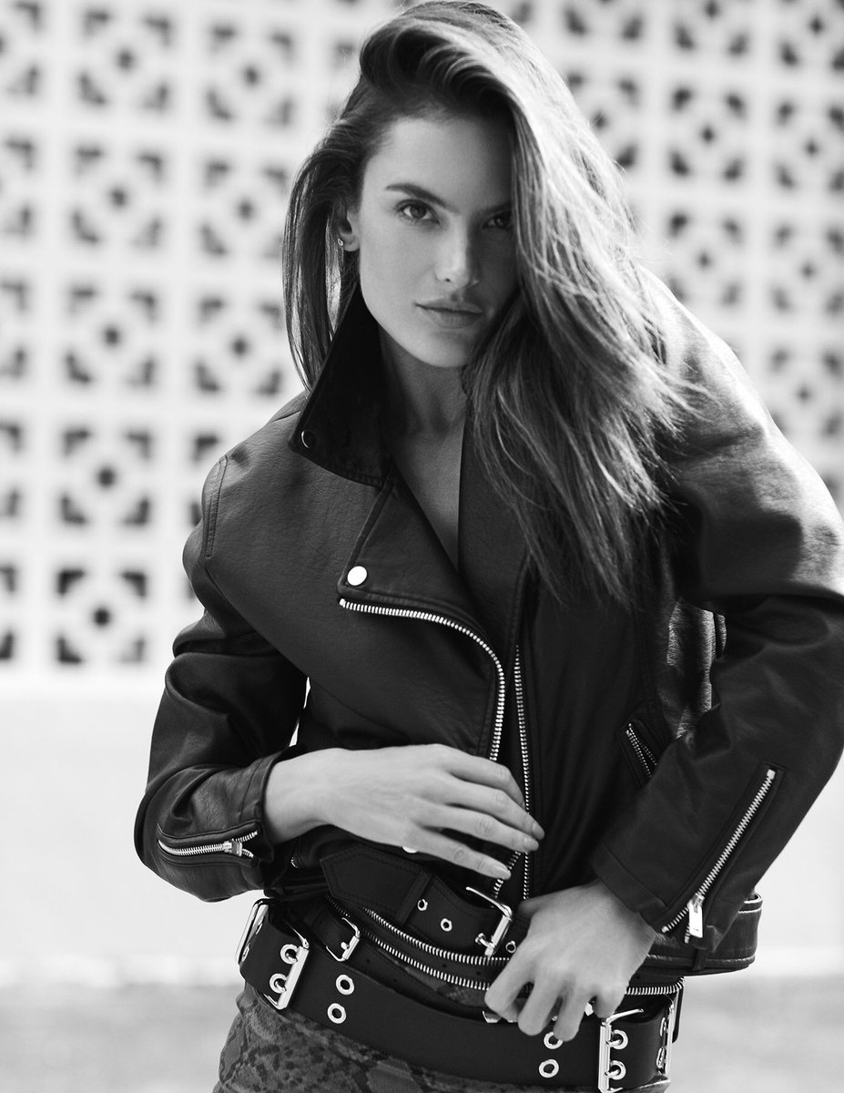 Recent Work “Like an Icon” 🌴 🏍 Alessandra Ambrosio @alessandraambrosio @imgmodels in a #leatherjacket sequence #contactsheet in #littlehavana #miami for @elle_italia @ellearoundtheworld Editor @camillarolla Makeup @elienmaalouf Hair <a href="/leongorman/">Leon Gorman</a> Producer <a href="/gabyschuetz/">gaby schuetz</a> <a href="/noranatz/">nora stan</a>