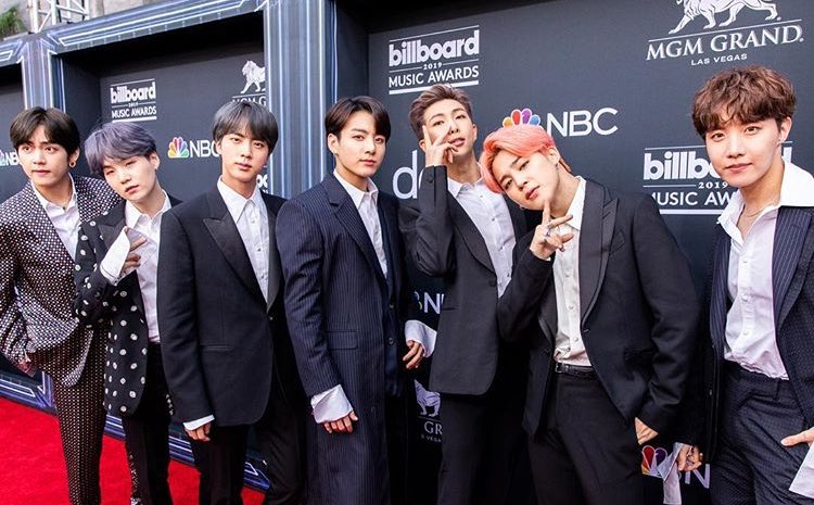 Тхт кпоп. Топ популярных групп 2023. Топ популярных групп 2023. Группа one direction 2021. Группа one direction 2015.