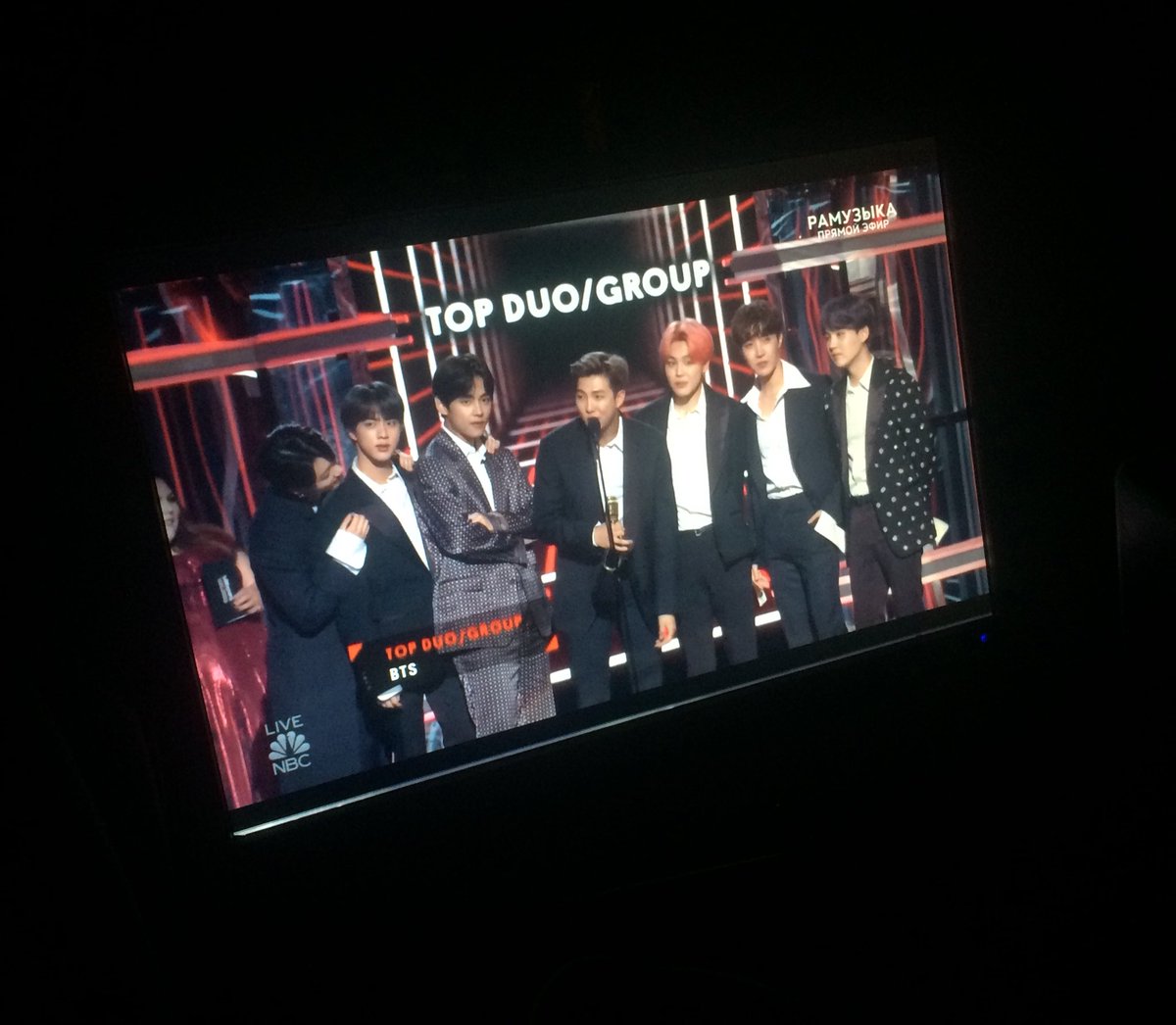_GUCCIBTS_'s tweet photo. «Top duo/group” 🔝🎊🎉🥳
#BBAMs #BTS  @BTS_twt https://t.co/12TXZJuf8K
