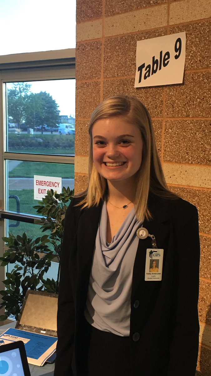 KarenHill03's tweet photo. Hailey Armbruster, amazing CAPS student and future doctor, did a mathematical analysis to assist doctors in saving money for ⁦@SSMHealth⁩ St Joseph West!  Our students make a difference! #wsdlearns ⁦@WSDinfo⁩ https://t.co/GOh1ziKLnj