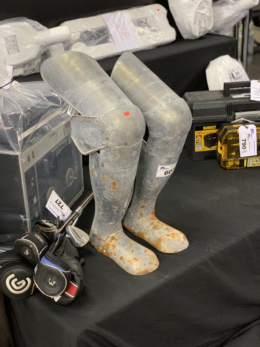 TwoFox15's tweet photo. You know what today was? One of my #Favorite days!
We went to @AbleAuctions to check out all of the items ready to be sold on Saturday, May 4th at the #VPDPropertyAuction.
You never know what treasures you might find! These legs from a suit of armor were my fave!😉😄 #VPD https://t.co/KwLaI3oXo5