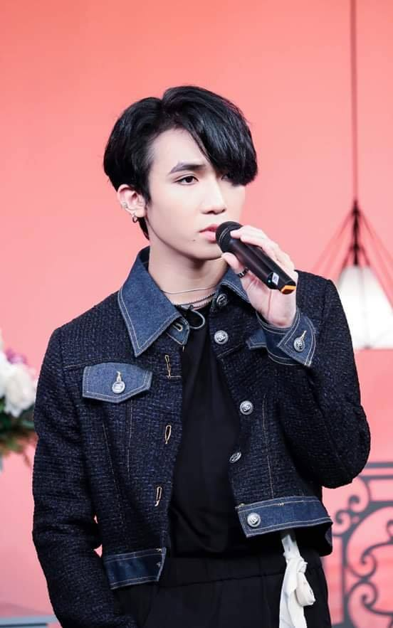 zero9brasil's tweet photo. [#PICS] #JBIN no programa "Bữa Trưa Vui Vẻ" em 18/04/2019

Cr: ZERO9| Official page

#vpop #ZERO9 #CIRCLE #Buatruavuive2019 #BoyGroup #VietnamesePop https://t.co/jWR8Jm1tch