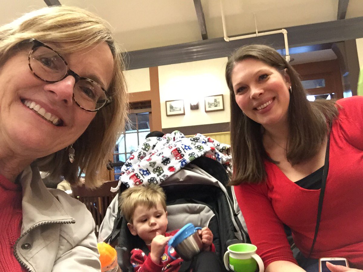 marywiley2's tweet photo. MEA shows up in support of strong public schools! #RedForEd https://t.co/gTYohPoS1M