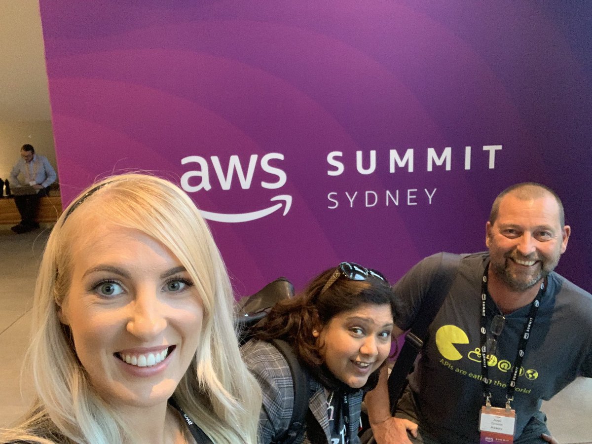 nadina_tech's tweet image. Great day at #AWSSummitsydney 💫 Team #Axway 🌟 #advancedtechnologypartner
