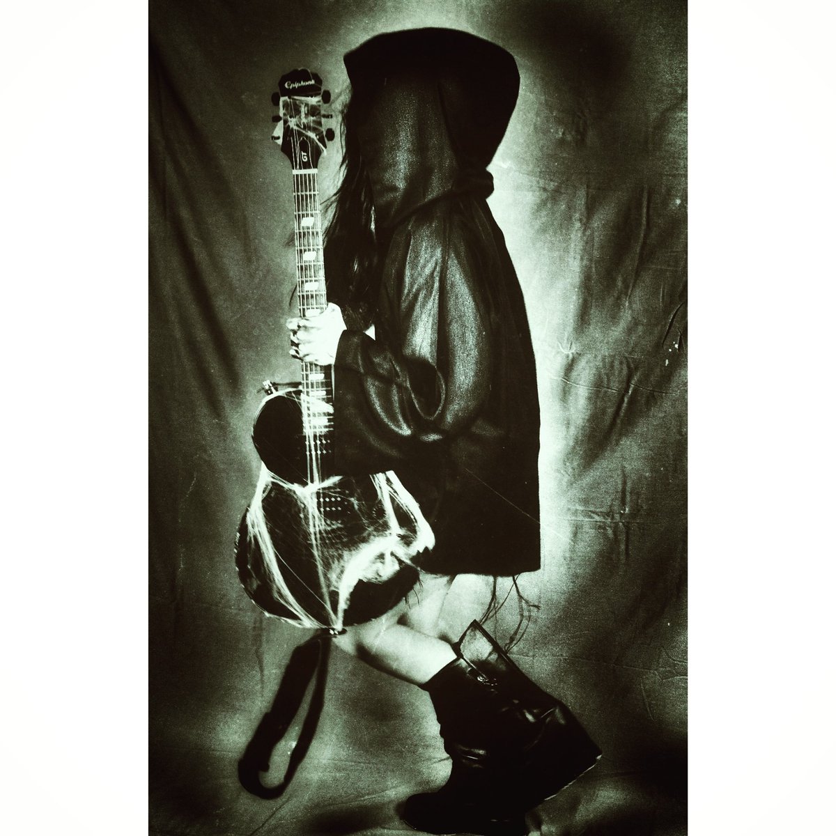 Part of the Joan Of Arc Coven

#WitchesOfLondon
#DebutAlbum
#CamdenGothic

Listen on spotify······link in bio
🌙🌙🌙

open.spotify.com/artist/5ekb32f…

#guitarplayer
#epiphone
#epiphoneguitars
#rock #rockband
#witches #darkness #darkart #darkrock #witchmetal
#music #lambsoflucifer