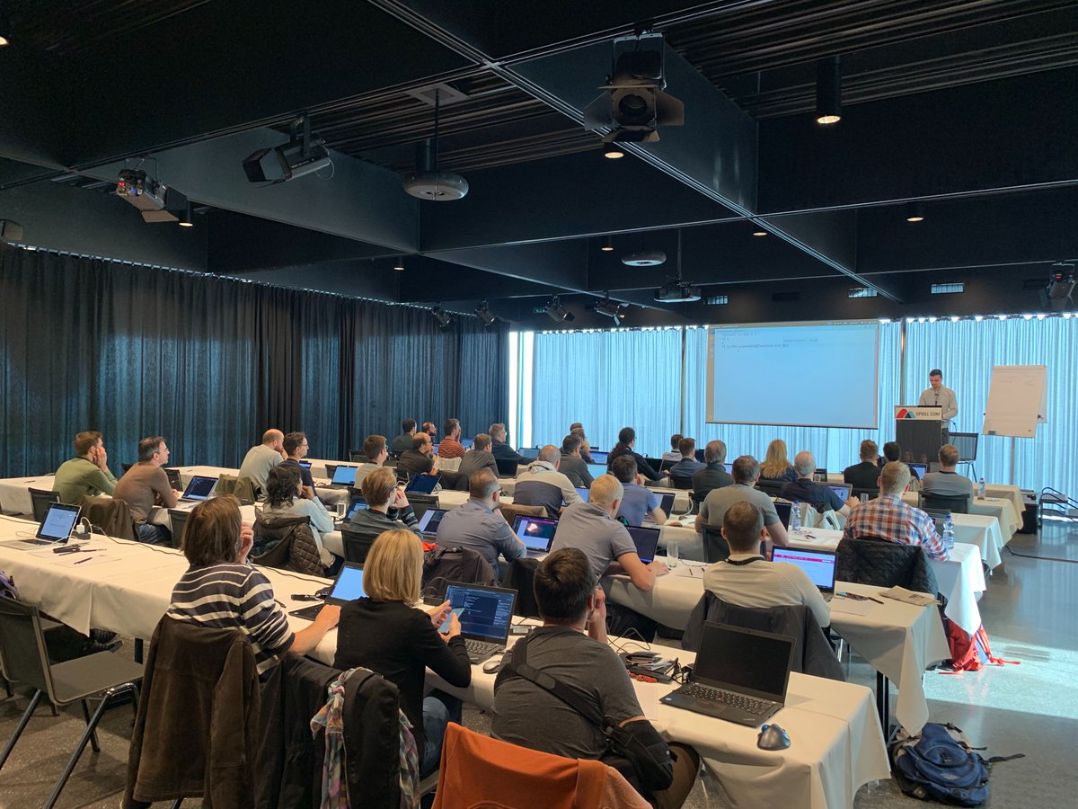 #RxJs workshop with <a href="/andrestaltz/">André Staltz</a> and <a href="/waynemaurer/">Wayne Maurer</a> at #UphillConf started!🇨🇭🥳

#javascript #workshop #webdev #frontend