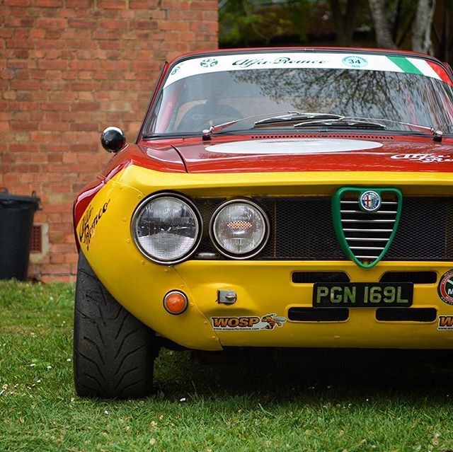 AMorrisDesign's tweet photo. #alfaromeogiulia race ready @bicesterheritage . . .
.
~//~
.
#alfagiulia #veloce #bertone #alfa #classiccar #classicalfa #oldtimer #giuliasprintgt #sprintveloce #sundayscramble #sportscar #motorsport #stepnose #gtv #drivetastefully #instacar #carsofinsta… https://t.co/pjawT6nP5V https://t.co/pU86fVyyCz