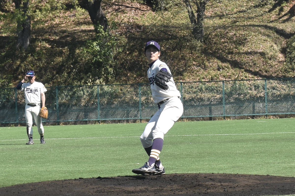 tokyobig6jbb's tweet photo. #PromisingPlayer
《第4週/Man of the Week》
明治大学 投手
高島泰都(滝川西/2年)
1試合1勝 投球回8被安打4失点0
ここまで2勝を挙げていた明大エース・高島。今週も圧巻のピッチング。
強力早稲田打線を相手に8回無失点の好投で3勝目。今後の更なる活躍に期待だ。
#六大準硬
#高島泰都 https://t.co/ZGfO4I0Ycc
