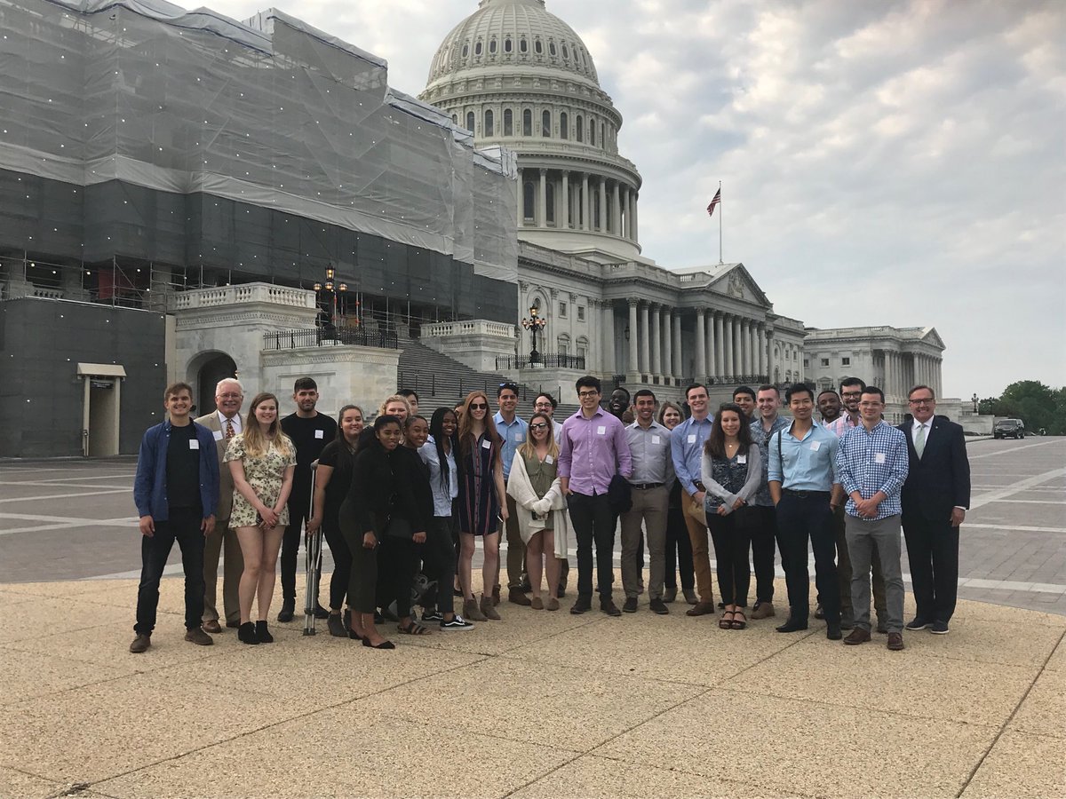 awrchitect's tweet photo. University of Maryland ARCH 478 Careers/Leadership/Entrepreneurship class meet with Stephen Ayers FAIA,Retired Architect of the Capitol to discuss architectural careers in government. Thank you Stephen for 10 years for teaching fellow Terps! https://t.co/G9riYtqpLj