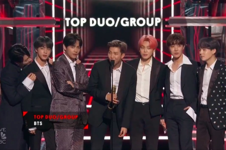 MeeTrinh's tweet photo. #BTSOnE #BTSARMY #BTSatBBMAS https://t.co/blxVYjaSyi