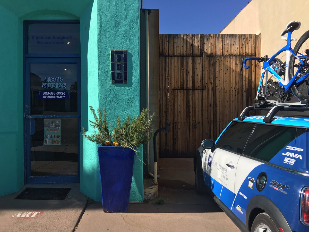 We match our awesome host house <a href="/TouroftheGila/">Tour of the Gila</a> pacificpremierbank #javabikes #bcisinsurance #johnnystree #sh_plus #gizmogear #gsgcyclingwear #decafwheels #bikeshoplv #worldbicyclerelief #lizardskinscycling