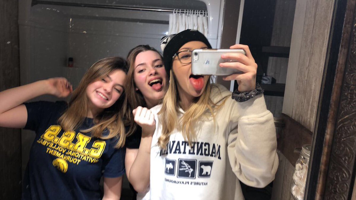 erinmacvoy's tweet photo. Happy 19th birthday to a long time best friend, love you forever, have the best day, can’t wait to celebrate with you!!❤️🍾🥂@allysaammonite https://t.co/dla8SAJK8s