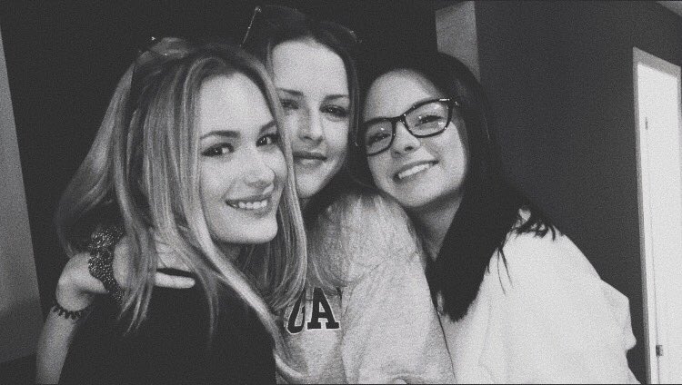 erinmacvoy's tweet photo. Happy 19th birthday to a long time best friend, love you forever, have the best day, can’t wait to celebrate with you!!❤️🍾🥂@allysaammonite https://t.co/dla8SAJK8s