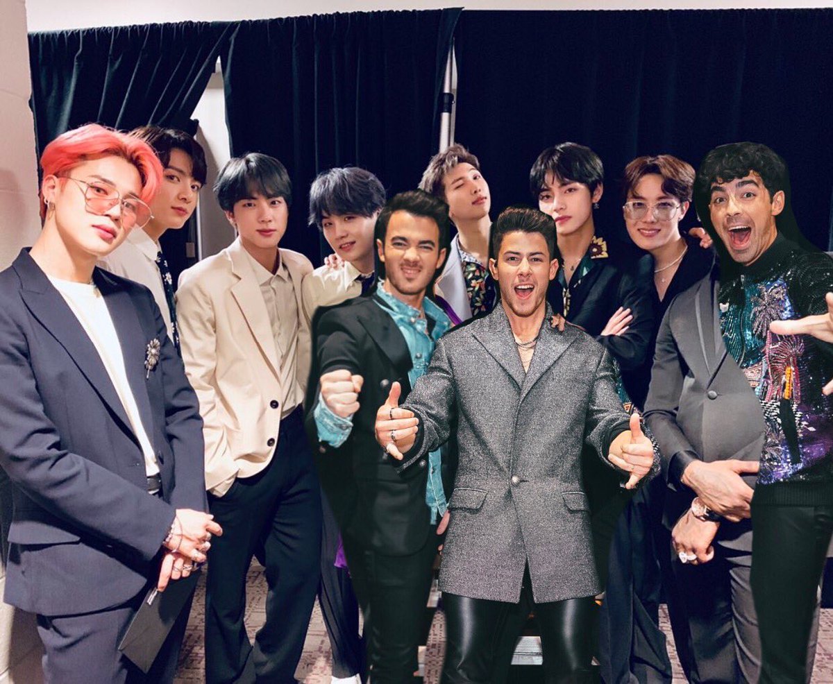 TinaLonely's tweet photo. @kevinjonas @joejonas @nickjonas @BTS_twt 

Now I'm happy 😍😍😍💜💜💜

Have been a fan of JoBro since their debut.. And now my Bangtan that I followed since debut are in a picture together 😍😍😍💜💜💜

I could say that I am a happy momma-to-be now 

#secondtrimester https://t.co/cs1kriMC7k