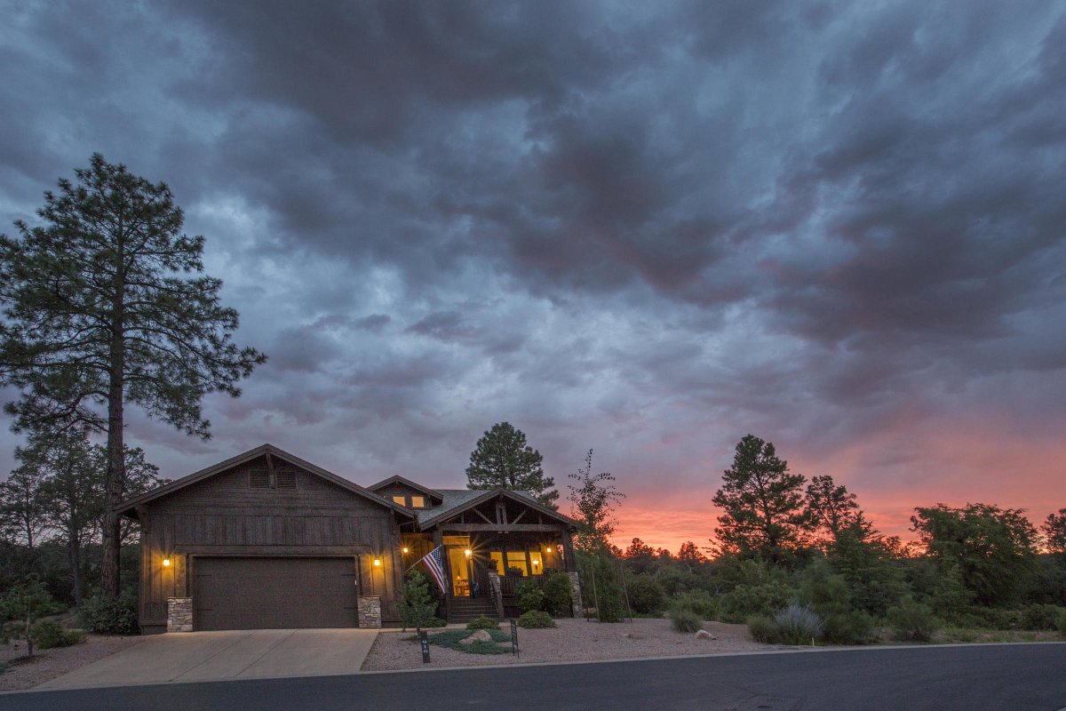 RimRealEstate's tweet photo. New listing ALERT!!!!
This popular 3 beddroom, 2 bath ''Angler'' model features 3 covered decks from which to enjoy the majestic, mountain panorama of the Rim Country. Only $397,500!
Contact Mike Woolery at 928-474-1222 to learn more about 916 N Autumn Sage Court. https://t.co/rz1UeDr3N7