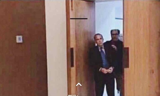 • Dile tú
- No vale, dile tú 
• vale deje su vergüenza y dígale! 
• mira amiguita el te quiere decir algo!
- Amiguita es mentira