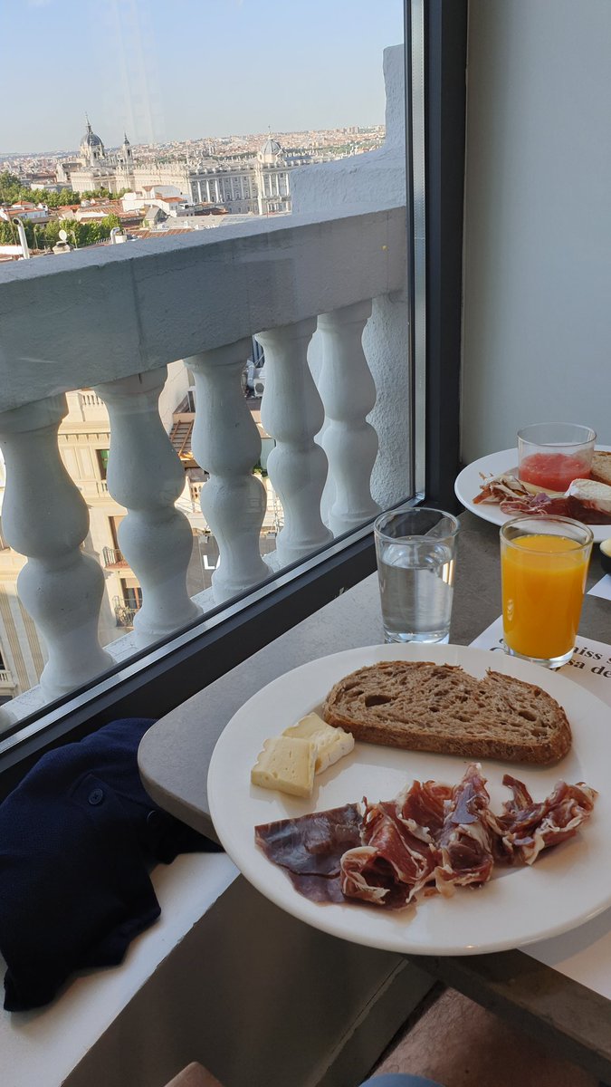 #breakfast with a #view 😊 #royalpalace #madrid #rooftop