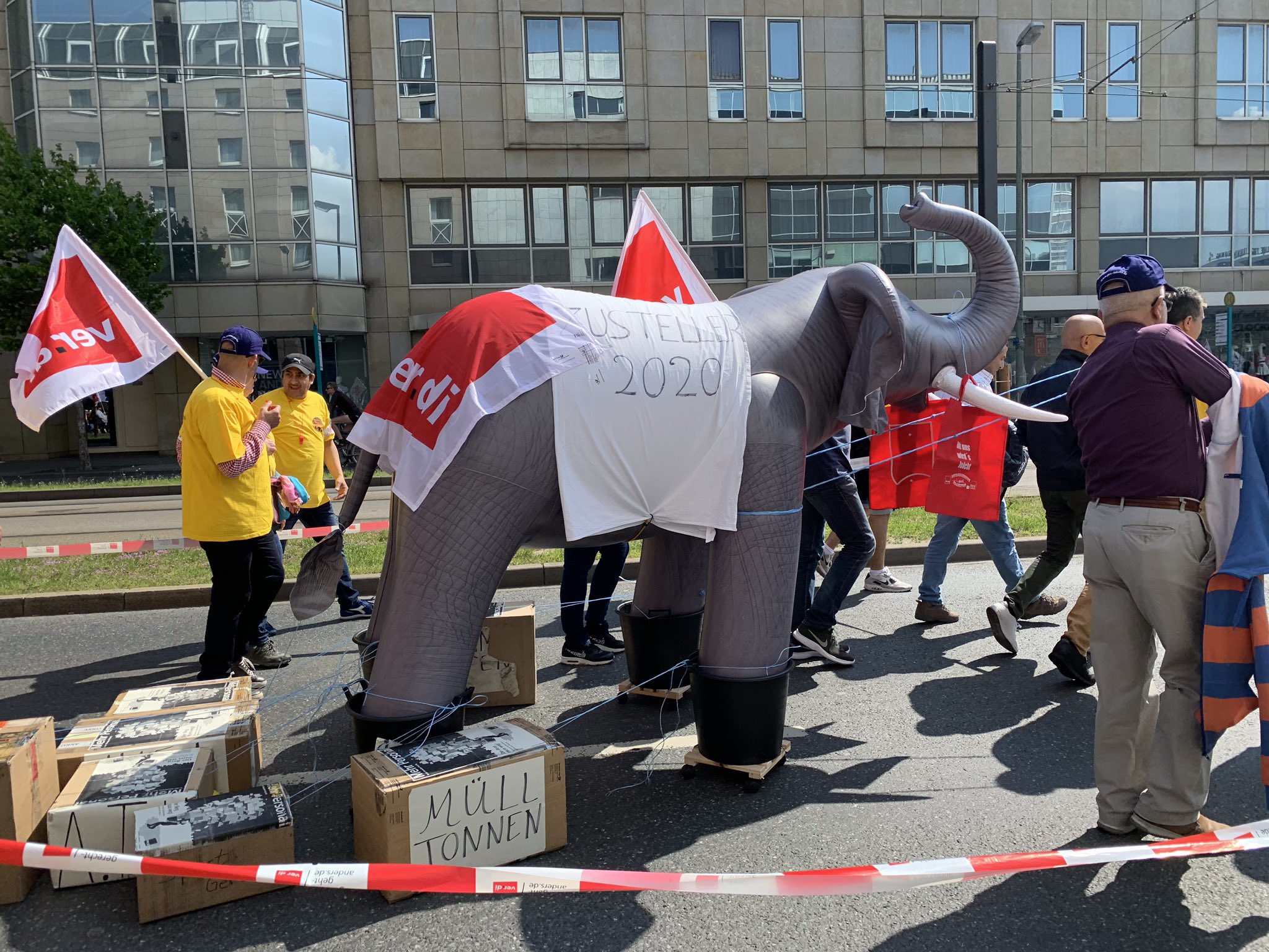 Janine Wissler En Twitter Gut Besuchte 1 Mai Demonstration In Frankfurt Gestern Dgb Erstermai Gewetkschaften Linke Frankfurt