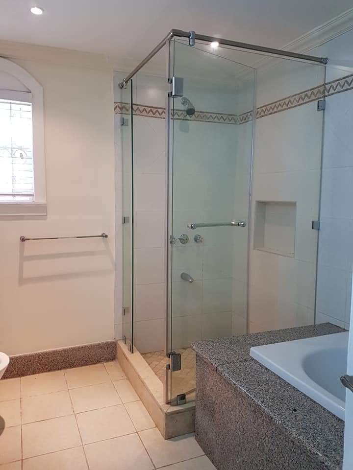 Crestmont7's tweet photo. Located in an area popular with diplomats and expatriates and known for good security is this an executively furnished 4bdrm master ensuite townhouse. Kes400,000/month
#RealEstate #property #rentalproperty #rentals https://t.co/nIpbGSXoQ1