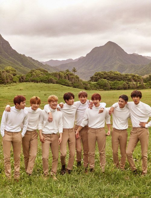 ChanyeolItaly's tweet photo. EXO - 190502 Third official photobook ‘PRESENT ; gift’
#EXO #weareoneEXO #PRESENT_gift #Suho #Baekhyun #Chanyeol #DO #Kyungsoo #Kai #Sehun #Xiumin #Chen #엑소 https://t.co/jUPxrUd4Rr