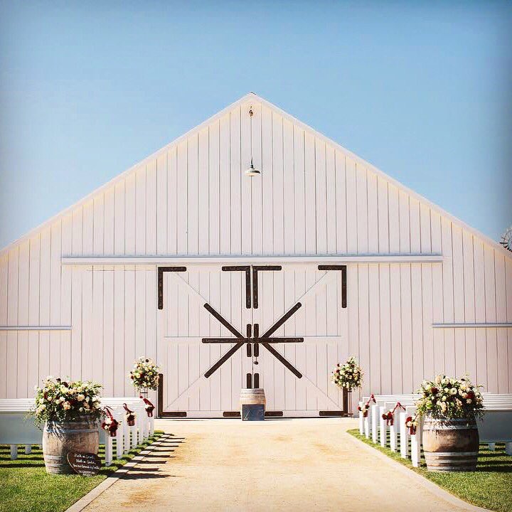 reissdesign's tweet photo. Stunning!  
#architect #oldbarn #newagain https://t.co/PGcvlt7GHp